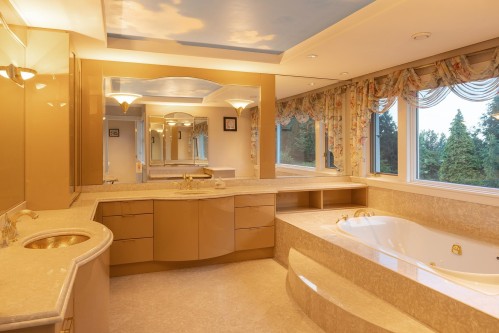 835 Highland Drive, West Vancouver, BC 