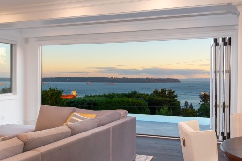 4135 Burkehill Place, West Vancouver, BC 