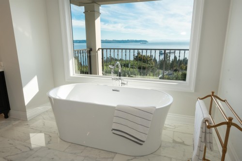 4135 Burkehill Place, West Vancouver, BC 