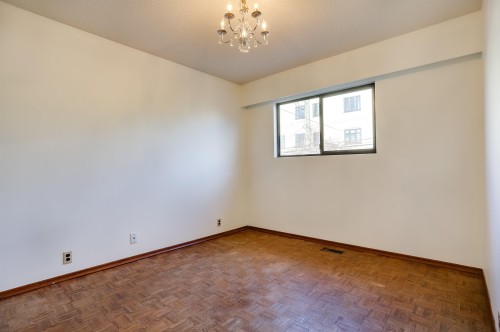 2579 Pender Street E, Vancouver, BC 