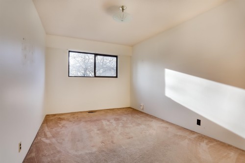 2579 Pender Street E, Vancouver, BC 