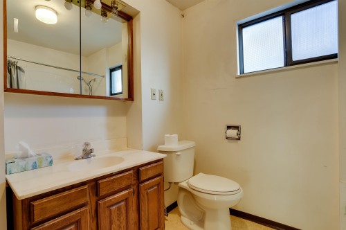 2579 Pender Street E, Vancouver, BC 