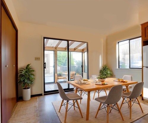 2579 Pender Street E, Vancouver, BC 