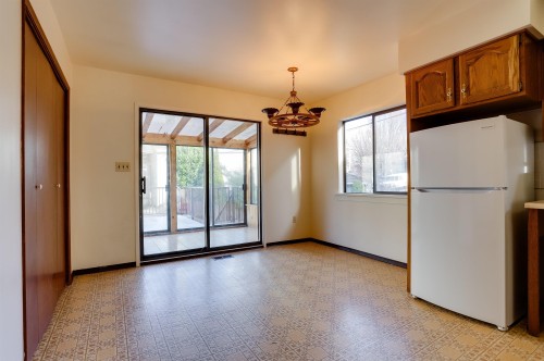 2579 Pender Street E, Vancouver, BC 