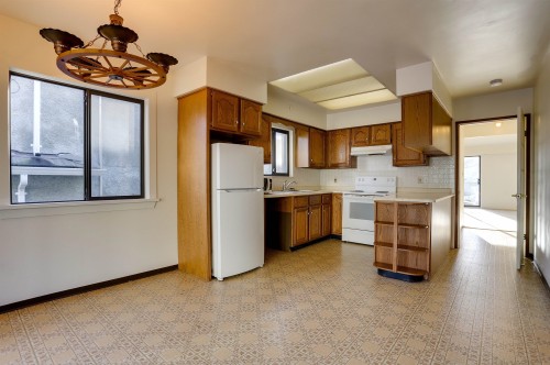 2579 Pender Street E, Vancouver, BC 