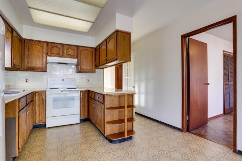 2579 Pender Street E, Vancouver, BC 