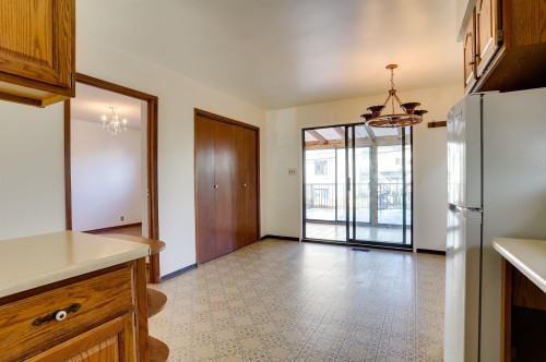 2579 Pender Street E, Vancouver, BC 