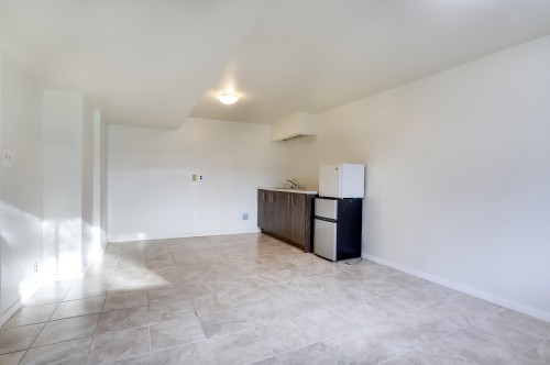 2579 Pender Street E, Vancouver, BC 