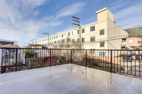 2579 Pender Street E, Vancouver, BC 