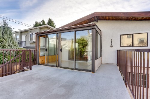 2579 Pender Street E, Vancouver, BC 