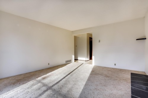 2579 Pender Street E, Vancouver, BC 