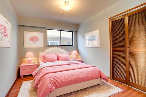 2579 Pender Street E, Vancouver, BC 