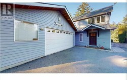 5393 Sans Souci Road  Halfmoon Bay, BC V7Z 1B6