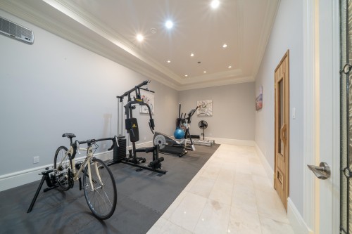 6708 Yew Street, Vancouver, BC 