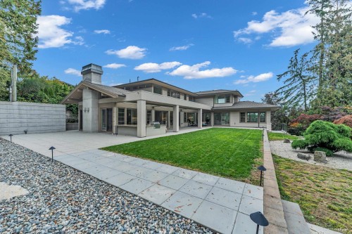 565 Robin Hood Road, West Vancouver, BC 