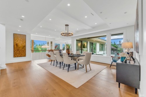 565 Robin Hood Road, West Vancouver, BC 