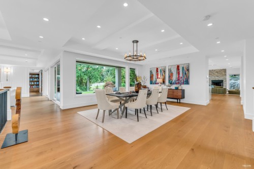 565 Robin Hood Road, West Vancouver, BC 