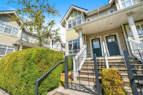 3265 Clermont Mews, Vancouver, BC 