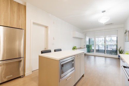 523-7599 15Th Street, Burnaby, BC 