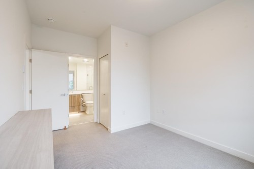 523-7599 15Th Street, Burnaby, BC 