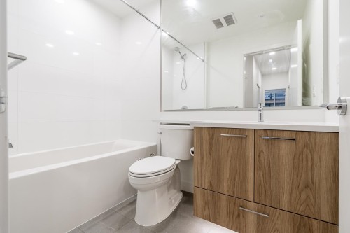 523-7599 15Th Street, Burnaby, BC 