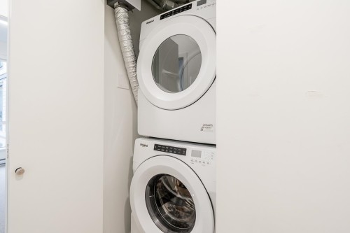 523-7599 15Th Street, Burnaby, BC 