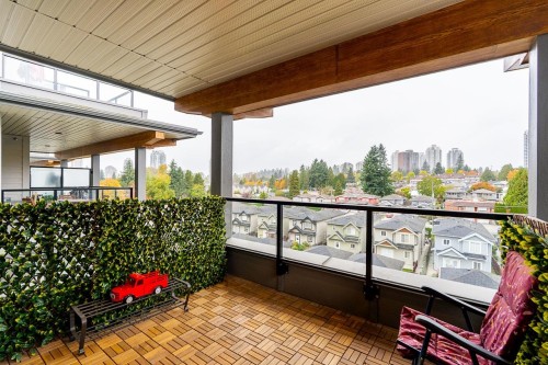 523-7599 15Th Street, Burnaby, BC 