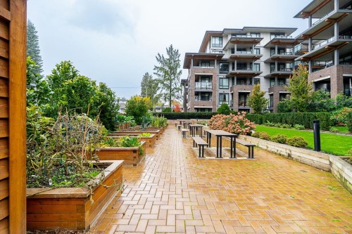 523-7599 15Th Street, Burnaby, BC 