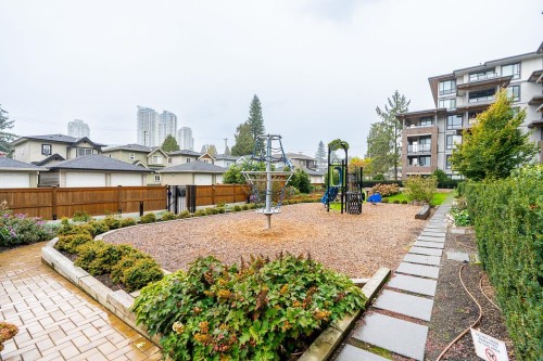 523-7599 15Th Street, Burnaby, BC 