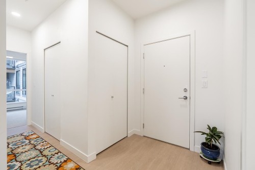 523-7599 15Th Street, Burnaby, BC 