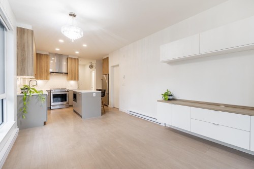 523-7599 15Th Street, Burnaby, BC 