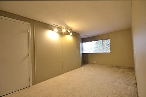 1092 Corona Crescent, Coquitlam, BC 