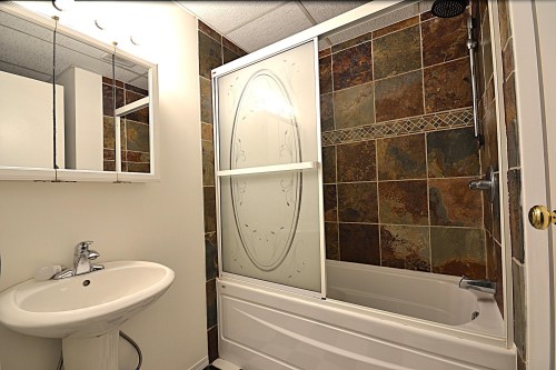 1092 Corona Crescent, Coquitlam, BC 