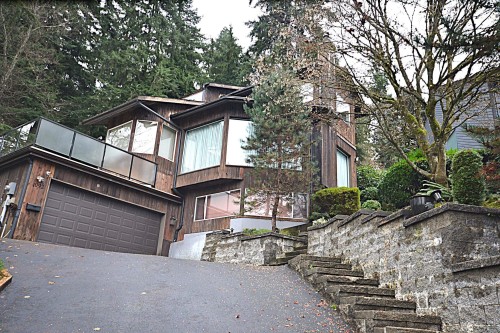 1092 Corona Crescent, Coquitlam, BC 