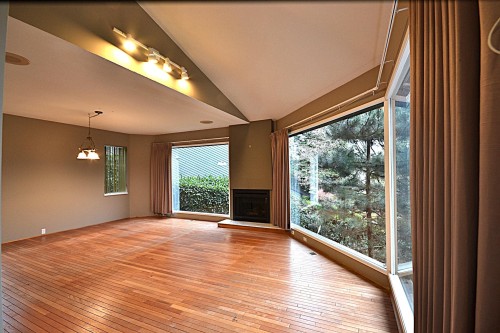 1092 Corona Crescent, Coquitlam, BC 