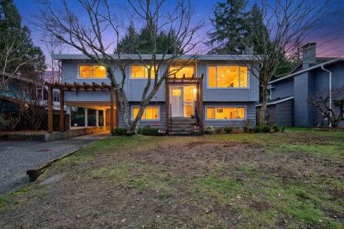 11756 208 Street  Maple Ridge, BC V2X 7S3