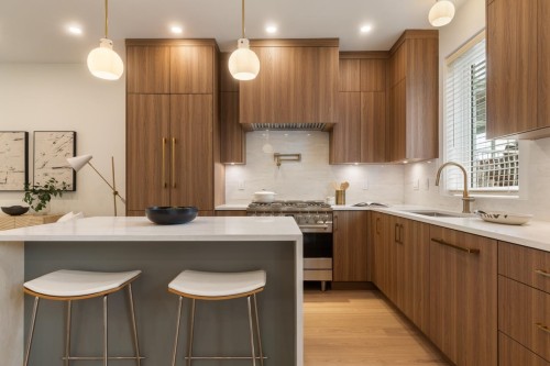 2049 4Th Avenue E, Vancouver, BC 