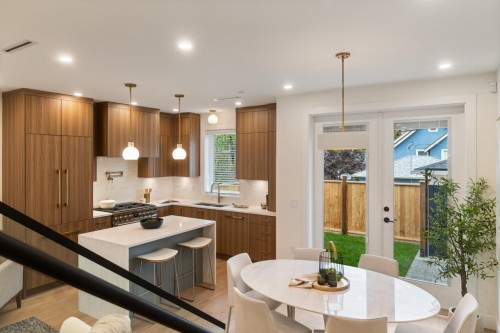 2049 4Th Avenue E, Vancouver, BC 