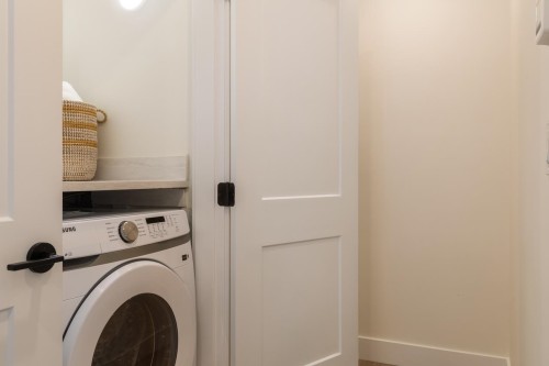 2049 4Th Avenue E, Vancouver, BC 