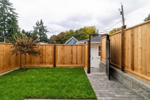 2049 4Th Avenue E, Vancouver, BC 