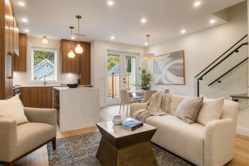 2049 4Th Avenue E, Vancouver, BC 