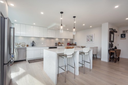 Ph1-140 14Th Street E, North Vancouver, BC 