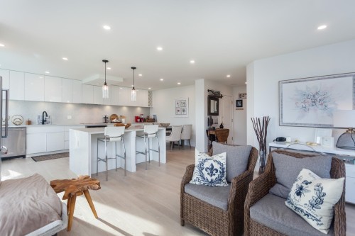 Ph1-140 14Th Street E, North Vancouver, BC 