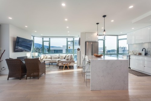 Ph1-140 14Th Street E, North Vancouver, BC 