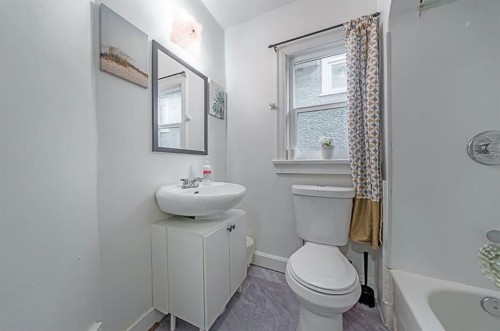 3694 16Th Avenue W, Vancouver, BC 