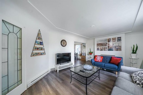 3694 16Th Avenue W, Vancouver, BC 