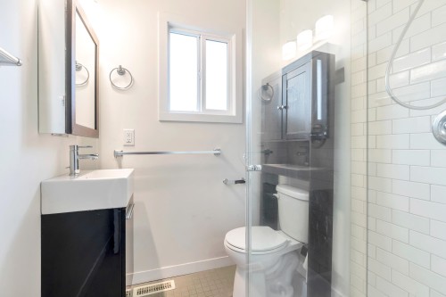 2052 41St Avenue E, Vancouver, BC 