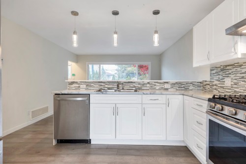 2052 41St Avenue E, Vancouver, BC 