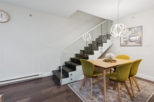 863 Richards Street, Vancouver, BC 