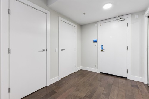 863 Richards Street, Vancouver, BC 